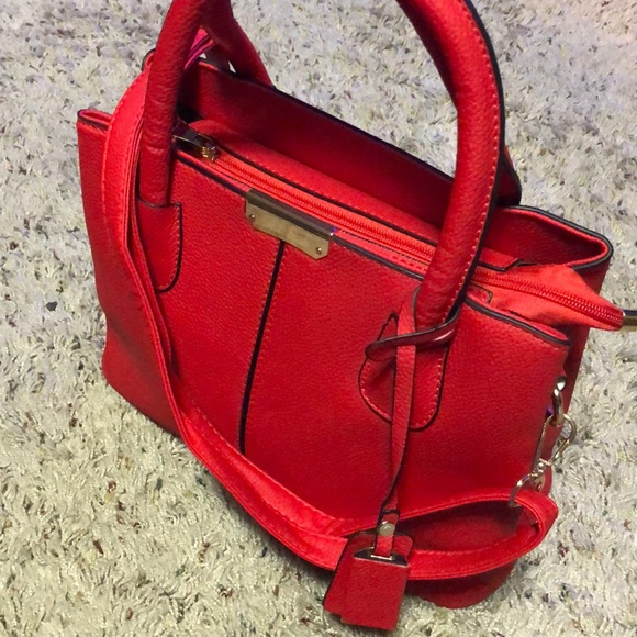 Red Leather satchel handbag with longstrap - Picture 2 of 7